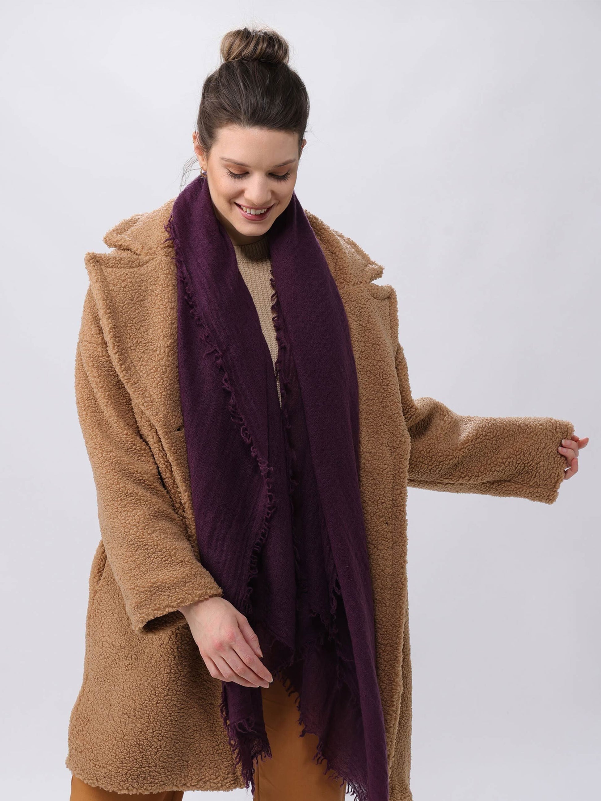 Einfarbige Wollstola mit Fransen