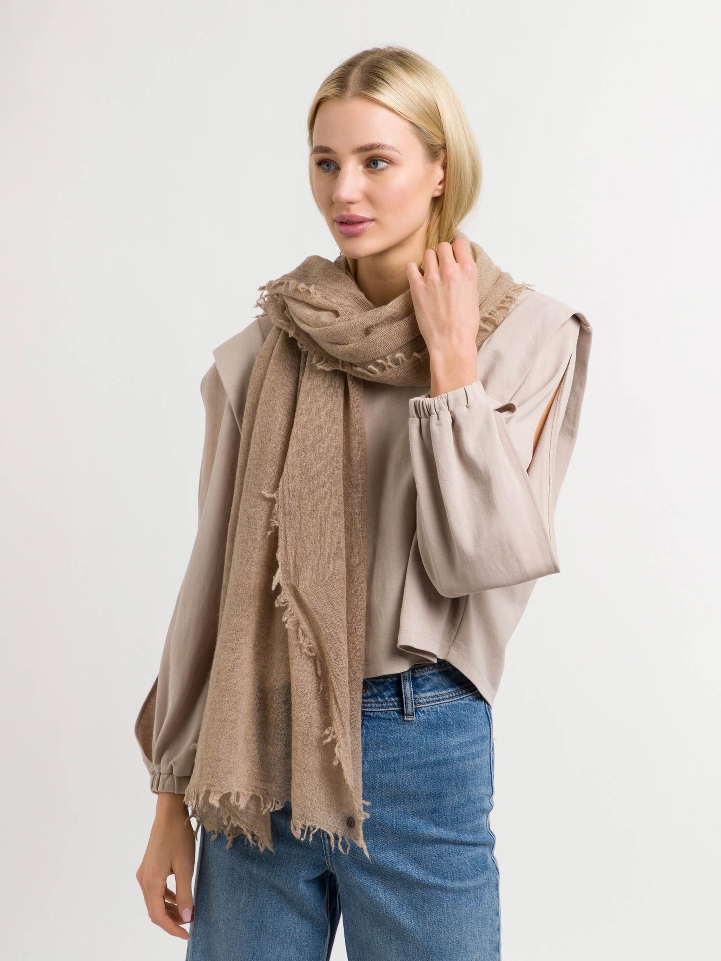 Einfarbige Wollstola mit Fransen