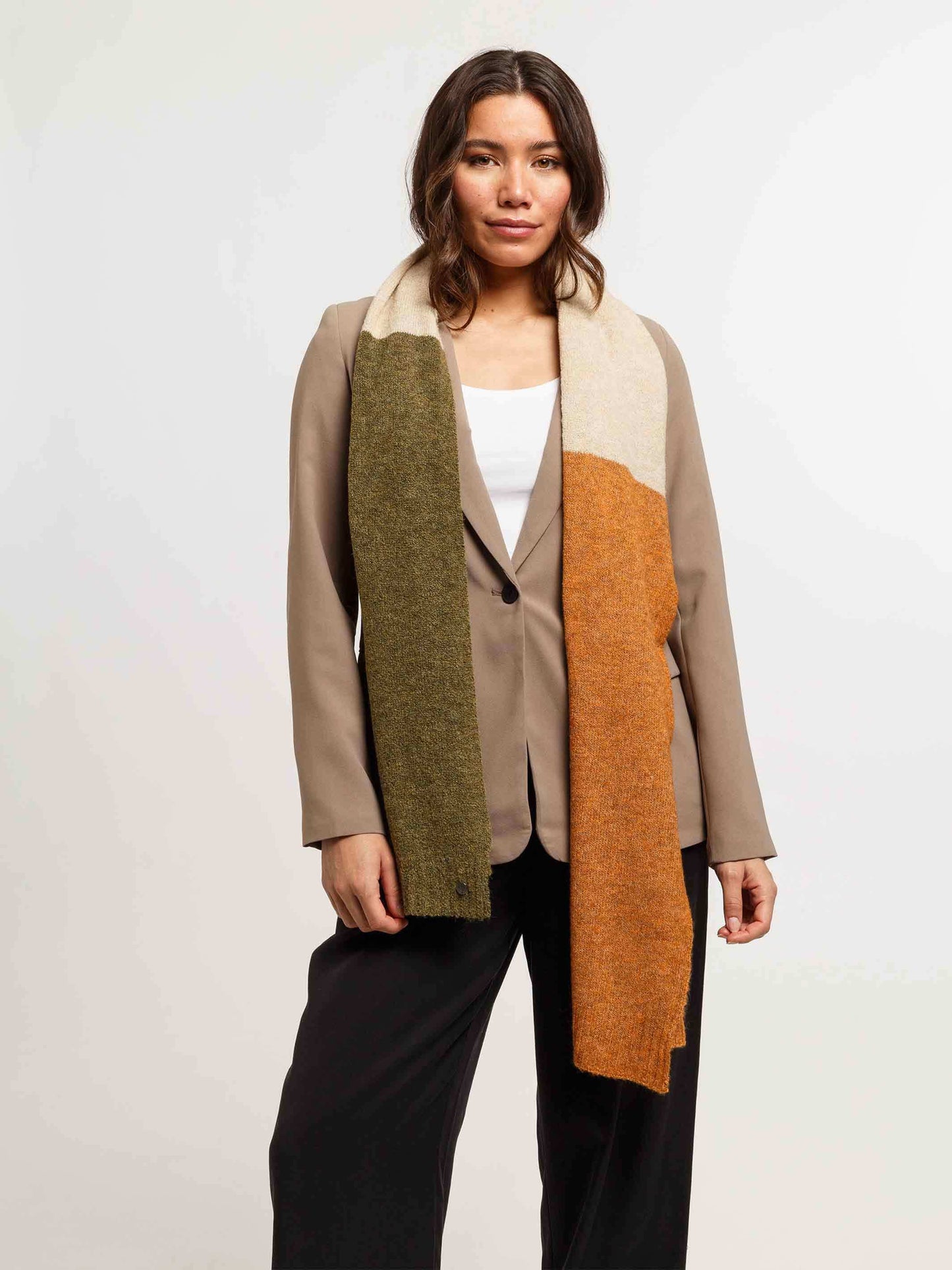 Sustainability Edition - Gestrickter Schal mit Blockstreifen