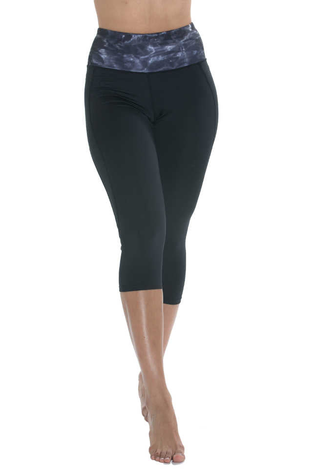 Aqua Design Womens Workout High waist Capri Swim Leggings, UPF 50+, Black/Black Water
