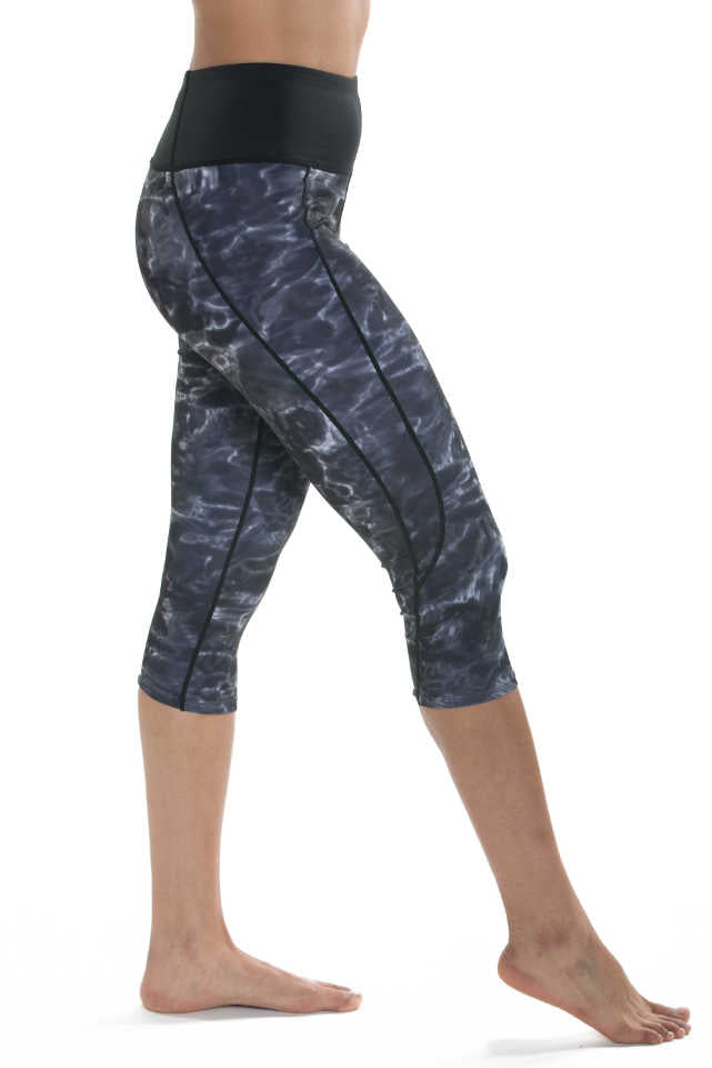 Aqua Design Womens Workout high Waist Capri Swim Leggings, UPF 50+, Black Water/Black